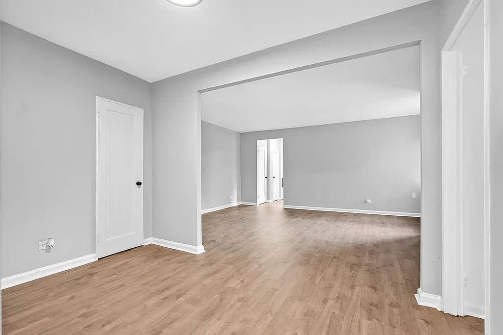 17006 Crocheron Ave – photo 1