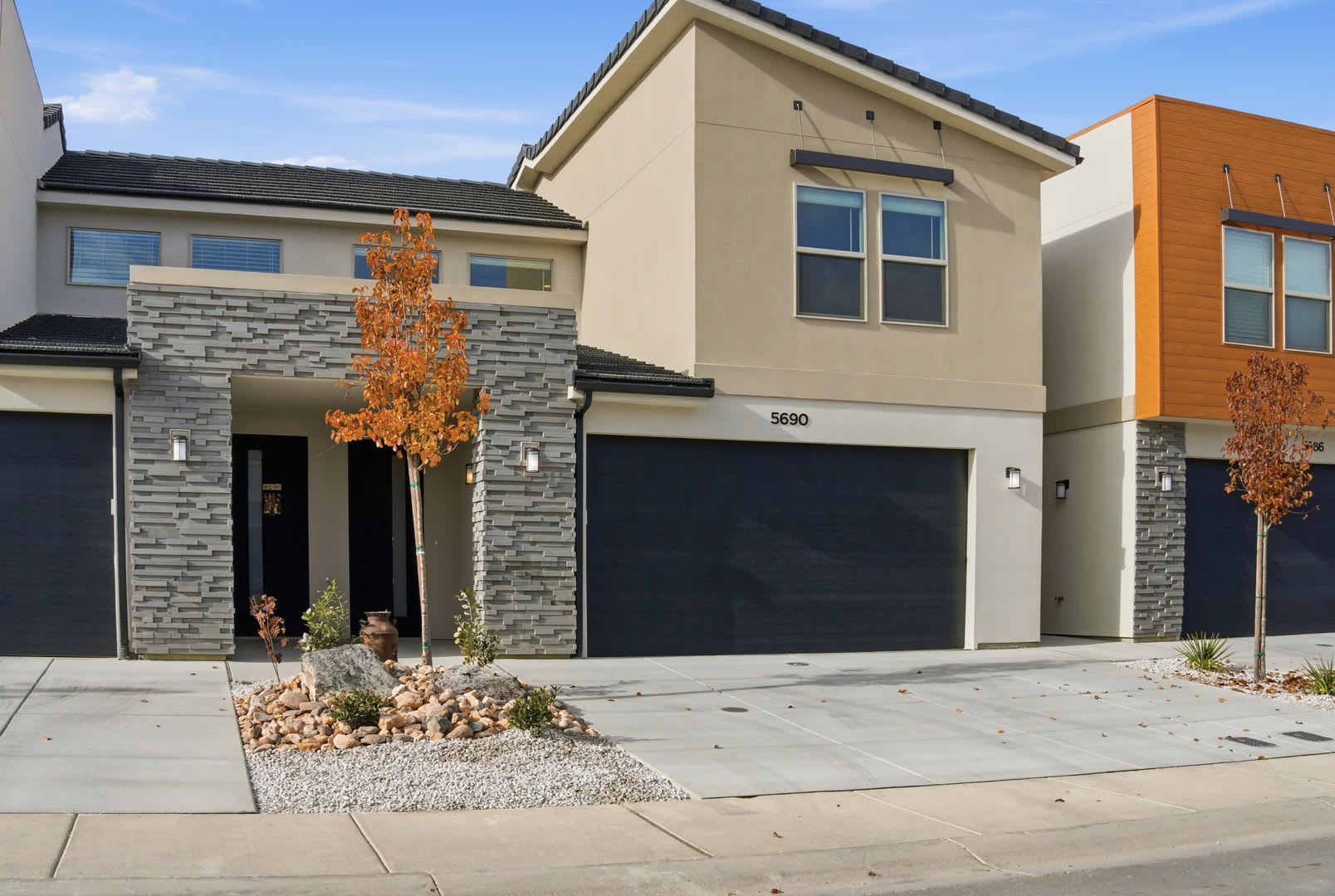 South Desert Townhome With Evse Outlet – photo 1
