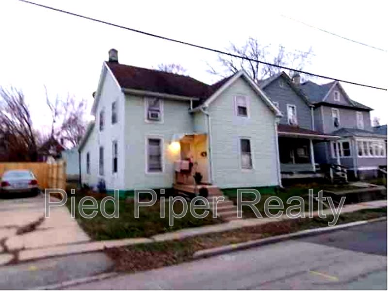 315 W Clark St – photo 1