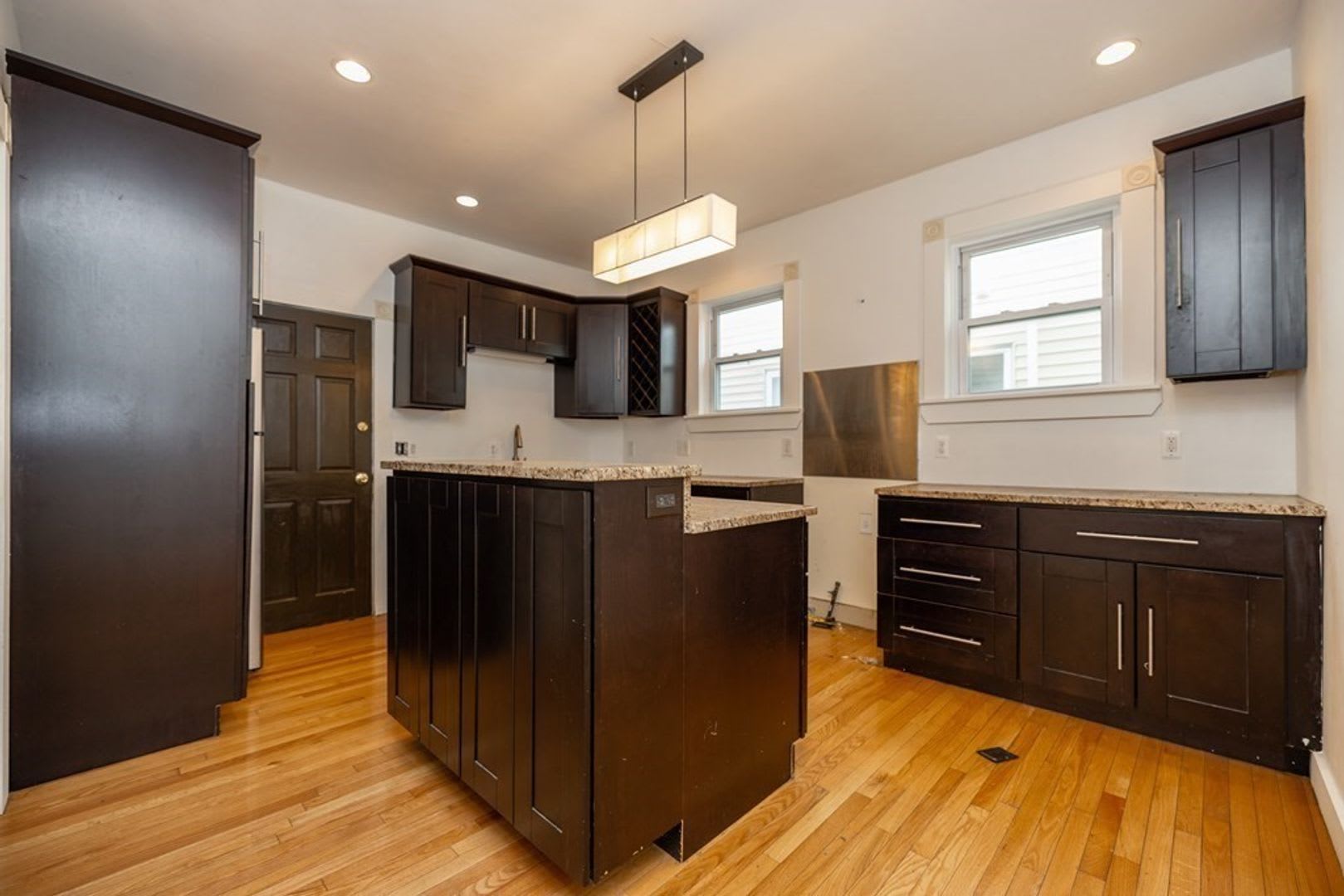 Great 4 Bed Available 9/1/26 – photo 1