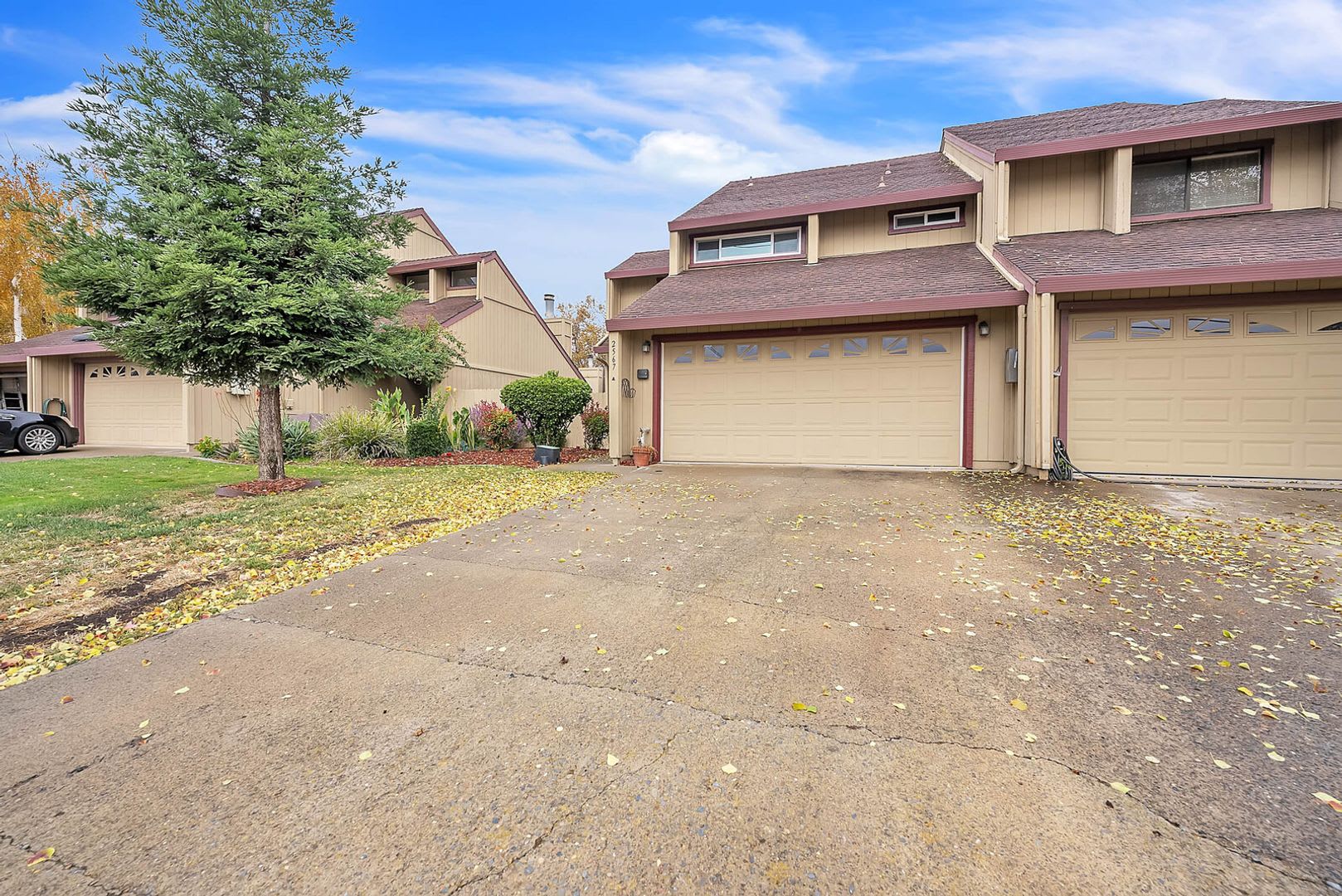 2567 Higgins Rd – photo 1