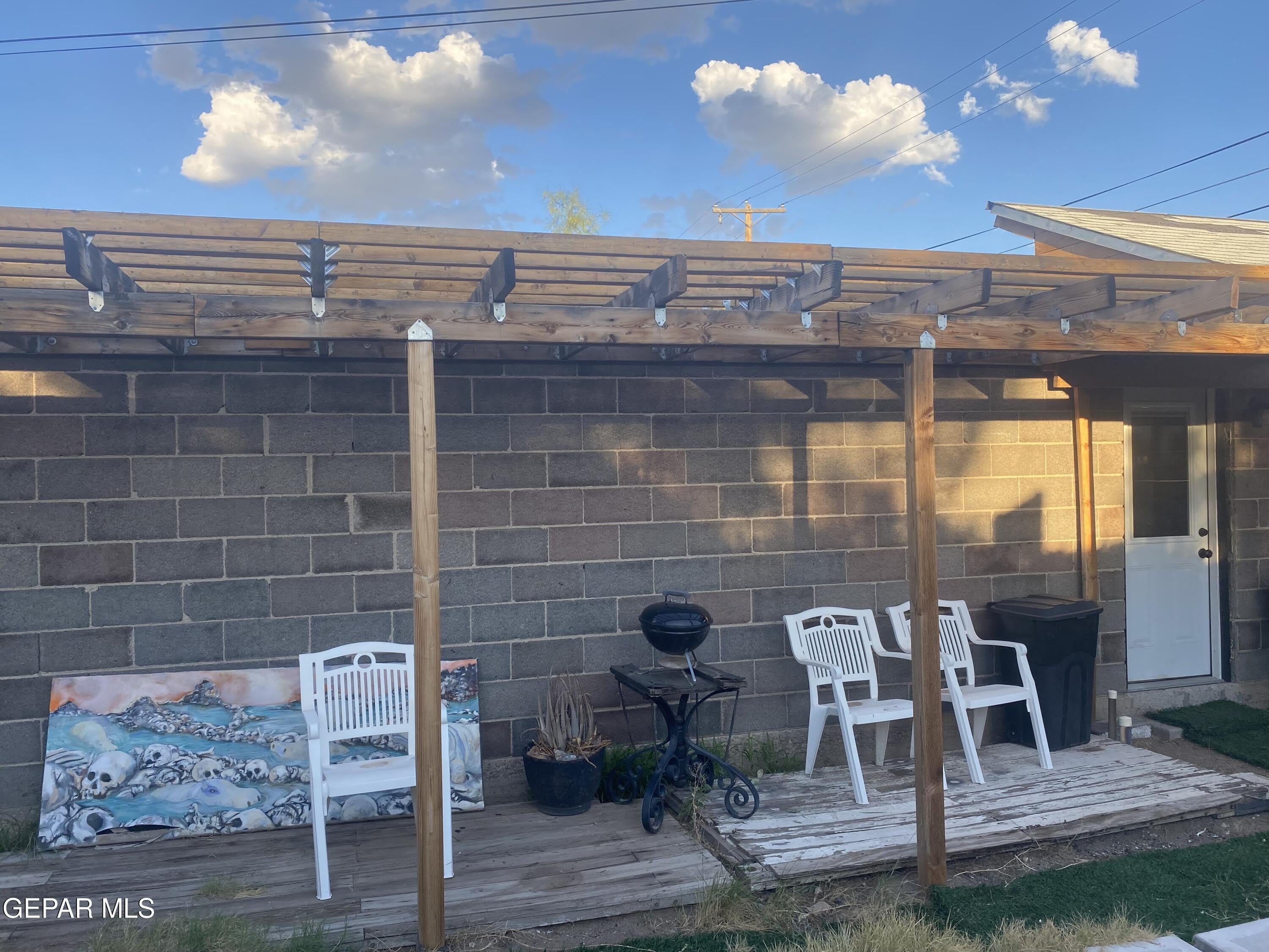 4004 Trowbridge – photo 1