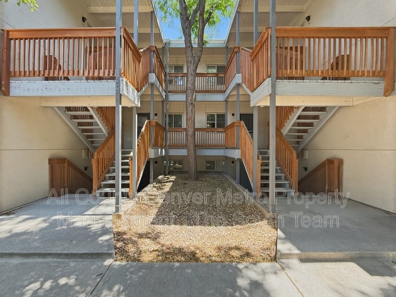 2835 S Monaco Street Pkwy – photo 1