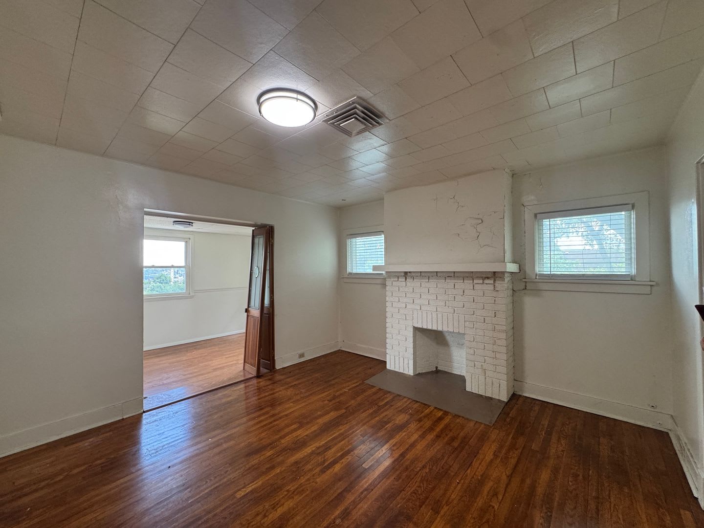 2 Bedroom 1 Bath Apartment in West Mifflin – photo 1 of 14