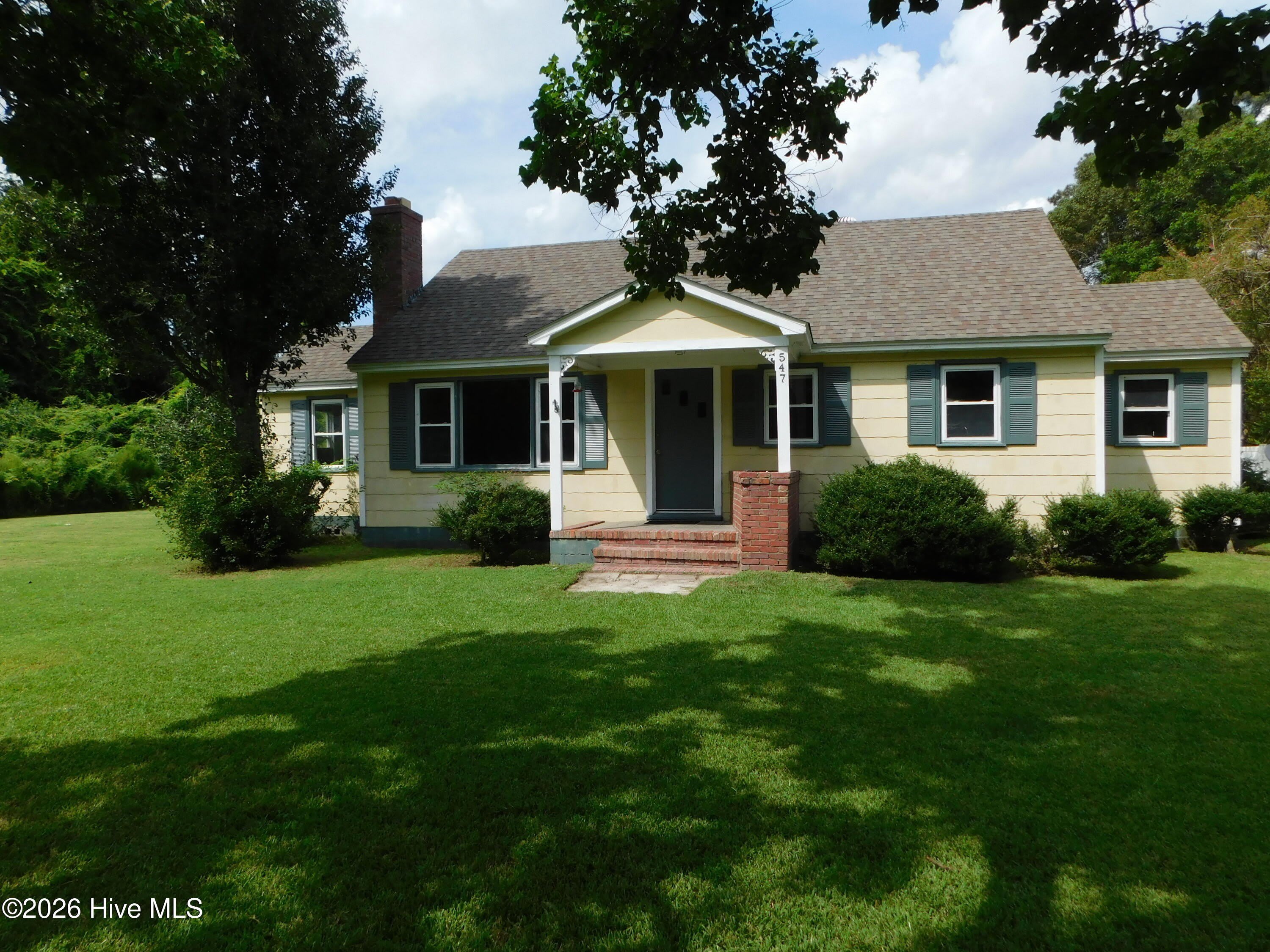 547 Pigott Road – photo 1 of 13