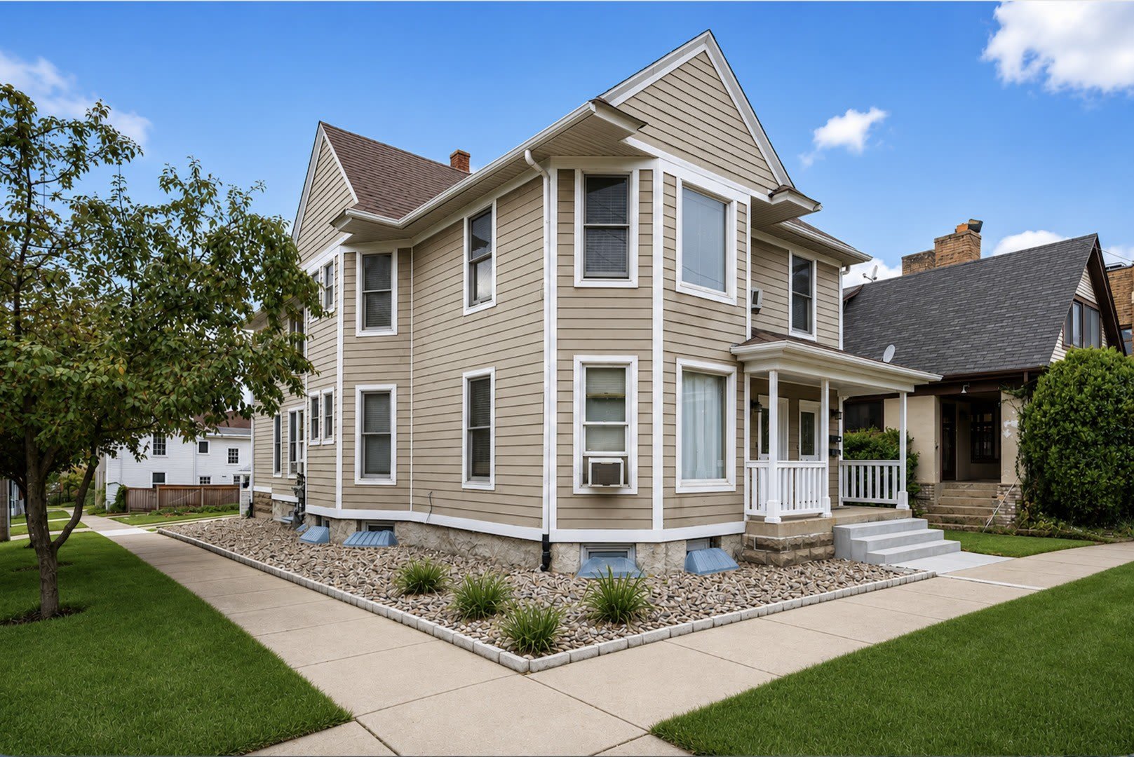 17 S 4th Avenue – photo 1 of 18
