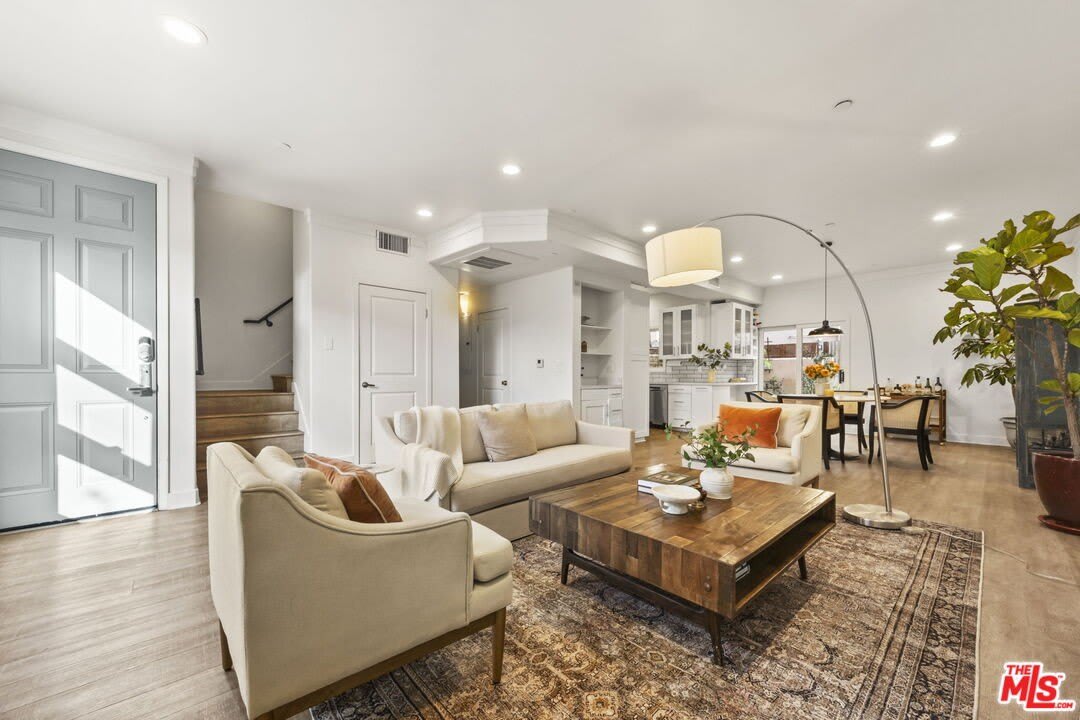 1253 18th St – photo 1 of 32