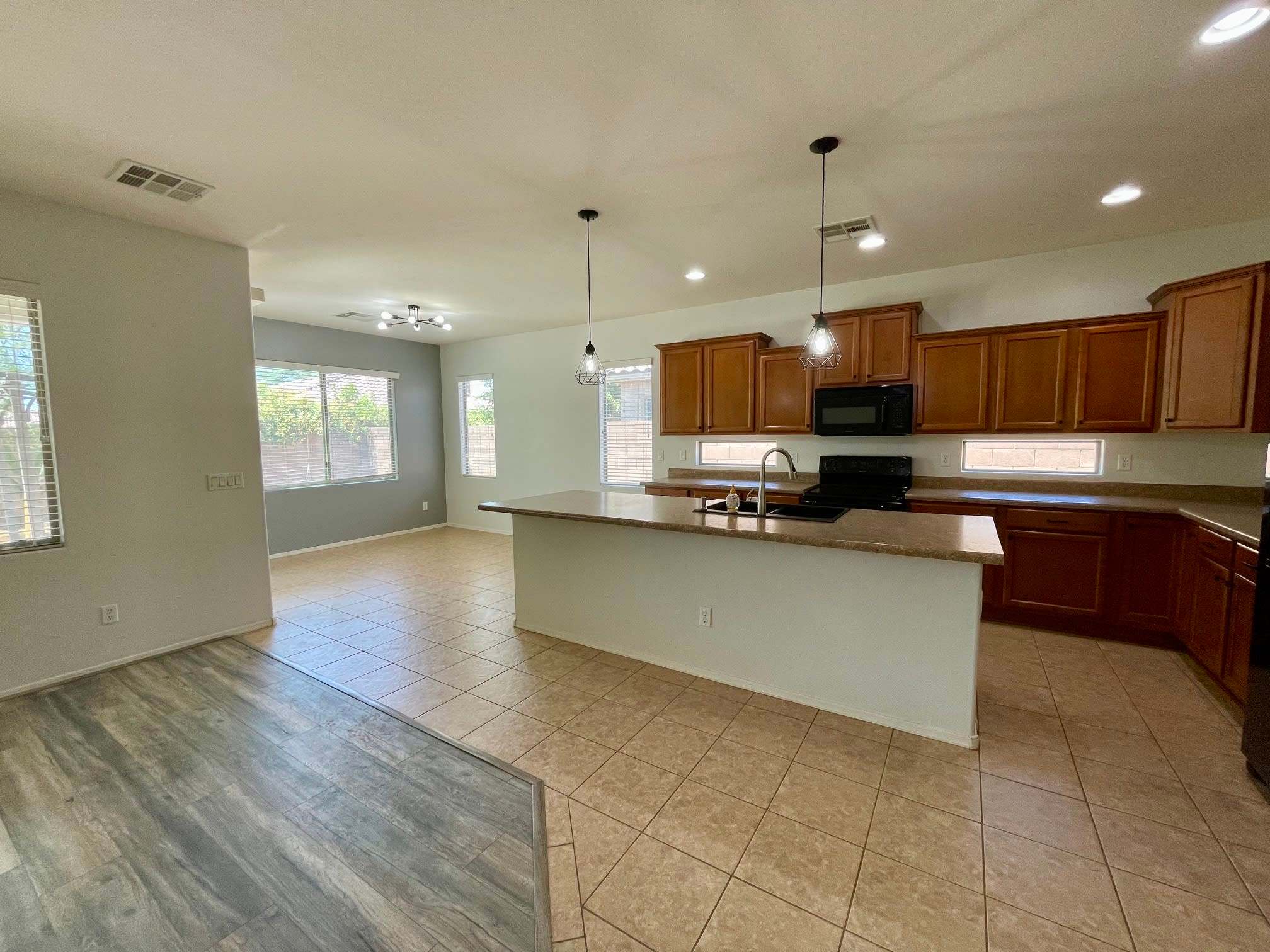 17027 W Hammond St – photo 1