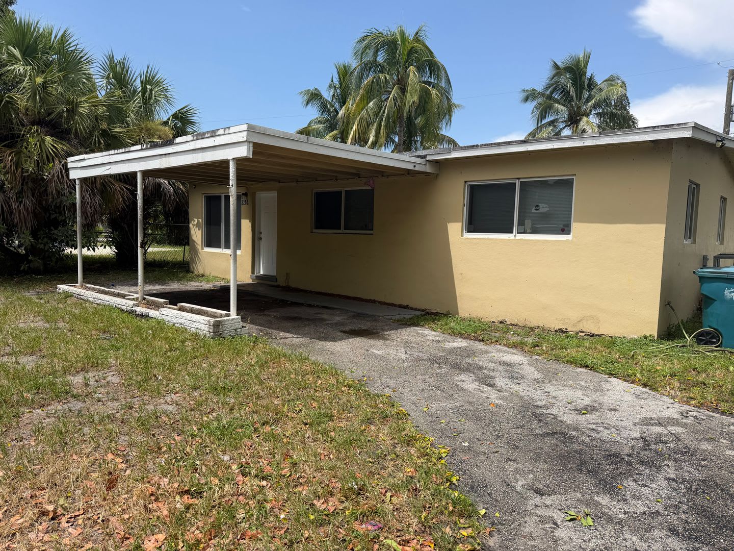 Updated 3/2 house in Broward Estates! – photo 1