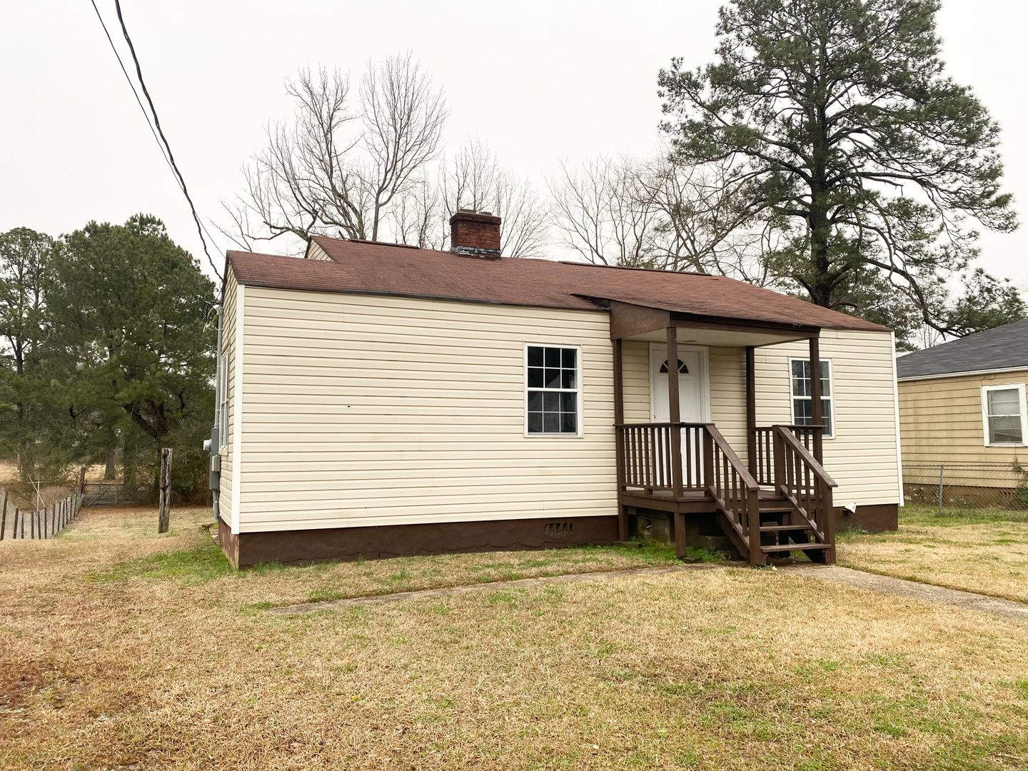 83 Pelham Heights **MOVE IN SPECIAL** – photo 1 of 11