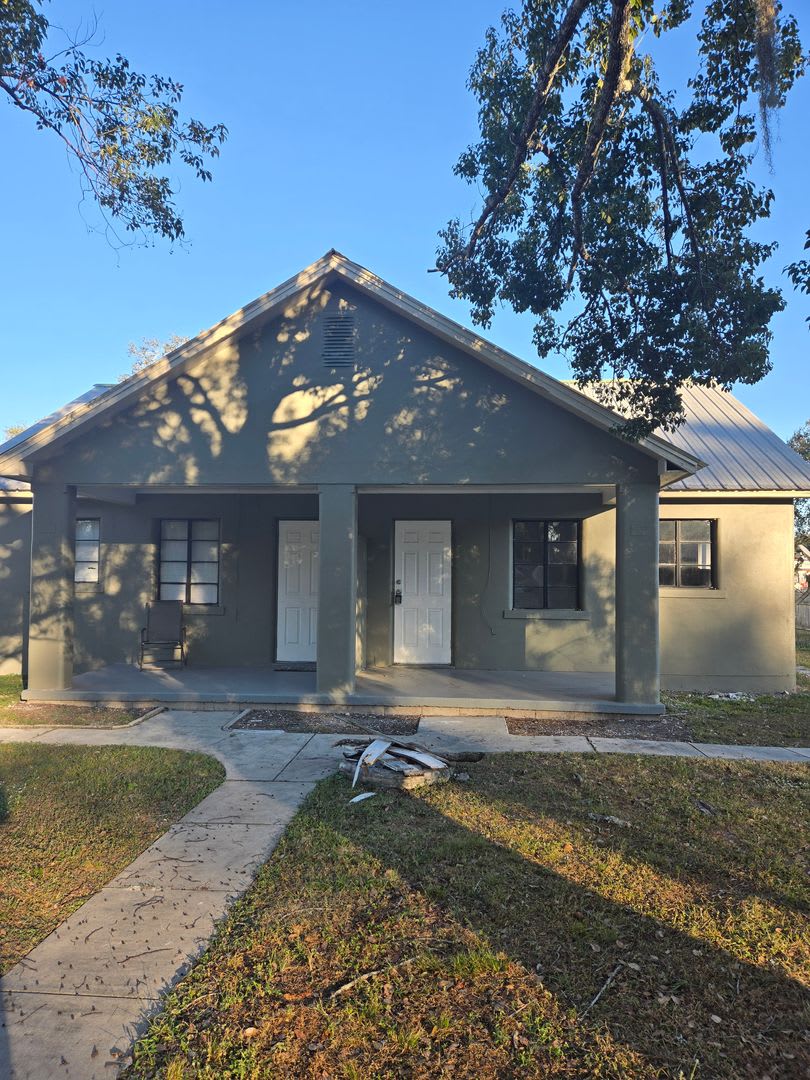 Charming 1-Bedroom Duplex Home for Rent in Zephyrhills! – photo 1 of 9