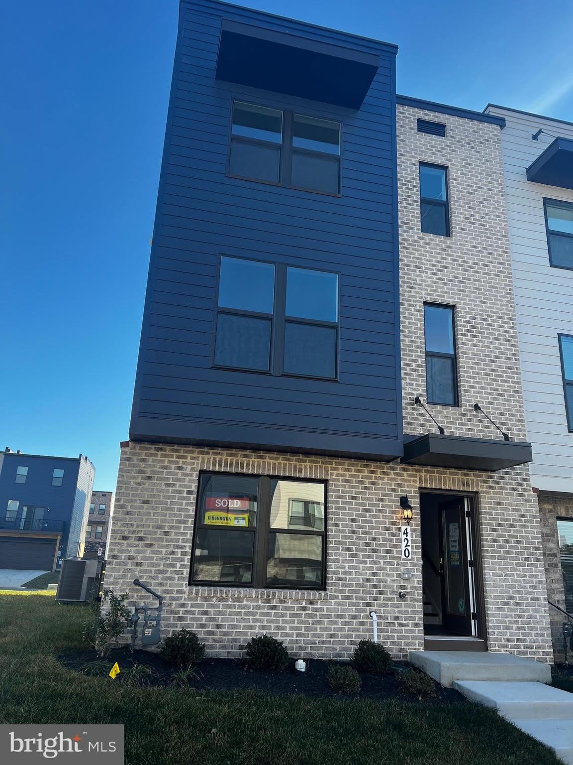 420 CARROLL WALK AVE – photo 1 of 32