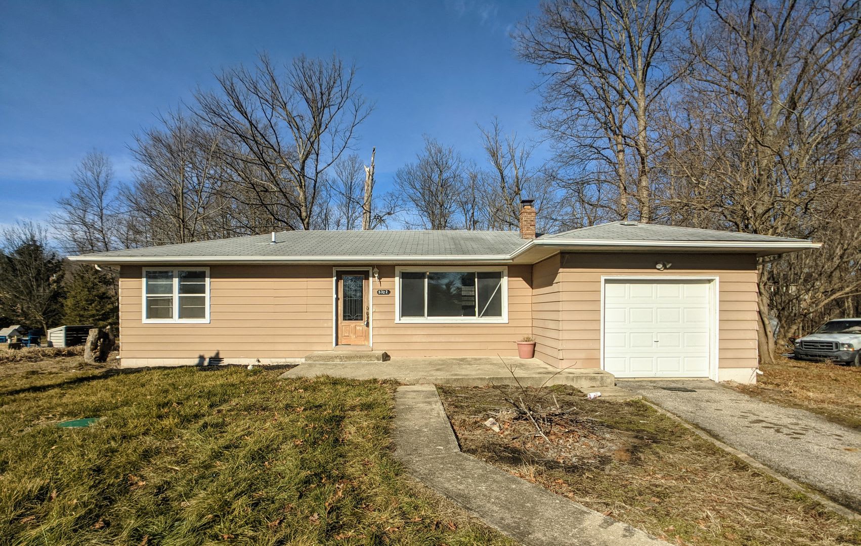 Adorable 3 bed 1 bath home in Greenwood! – photo 1 of 9