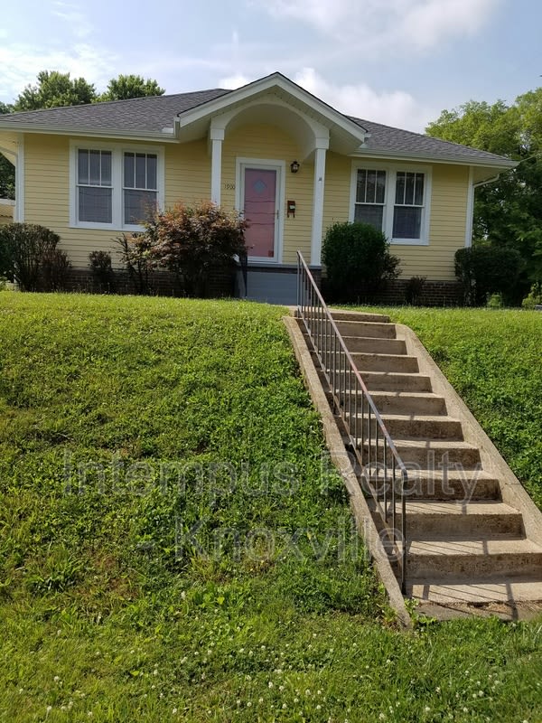1900 Nickerson Ave – photo 1