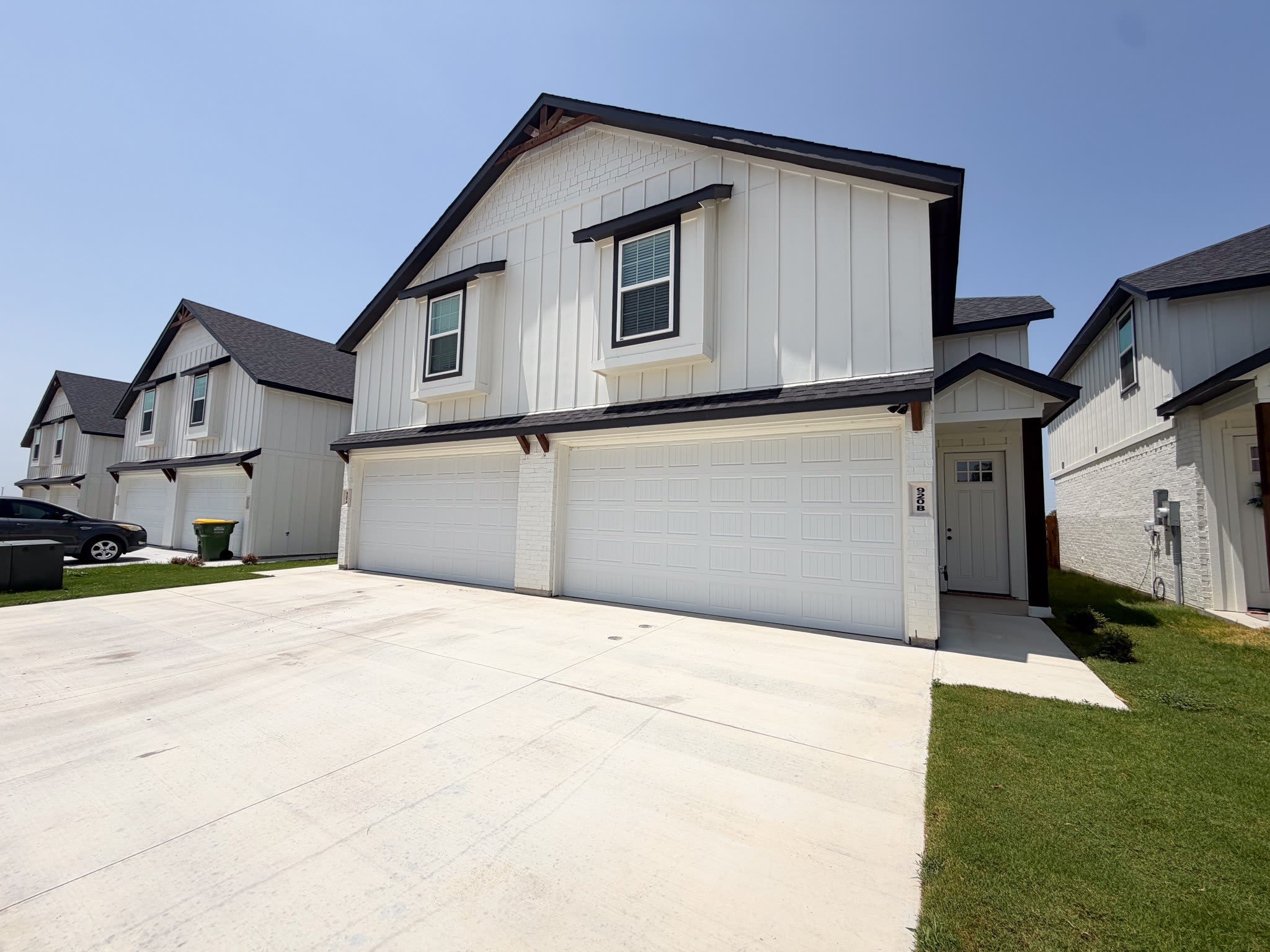 933 Cooksey Court – photo 1 of 24
