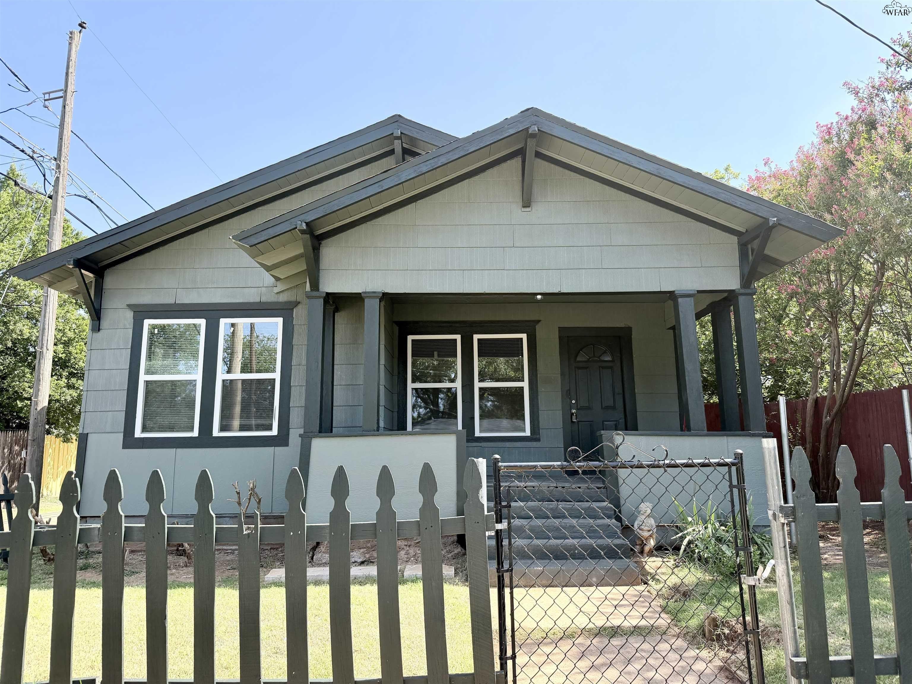 2115 AVENUE F – photo 1 of 12