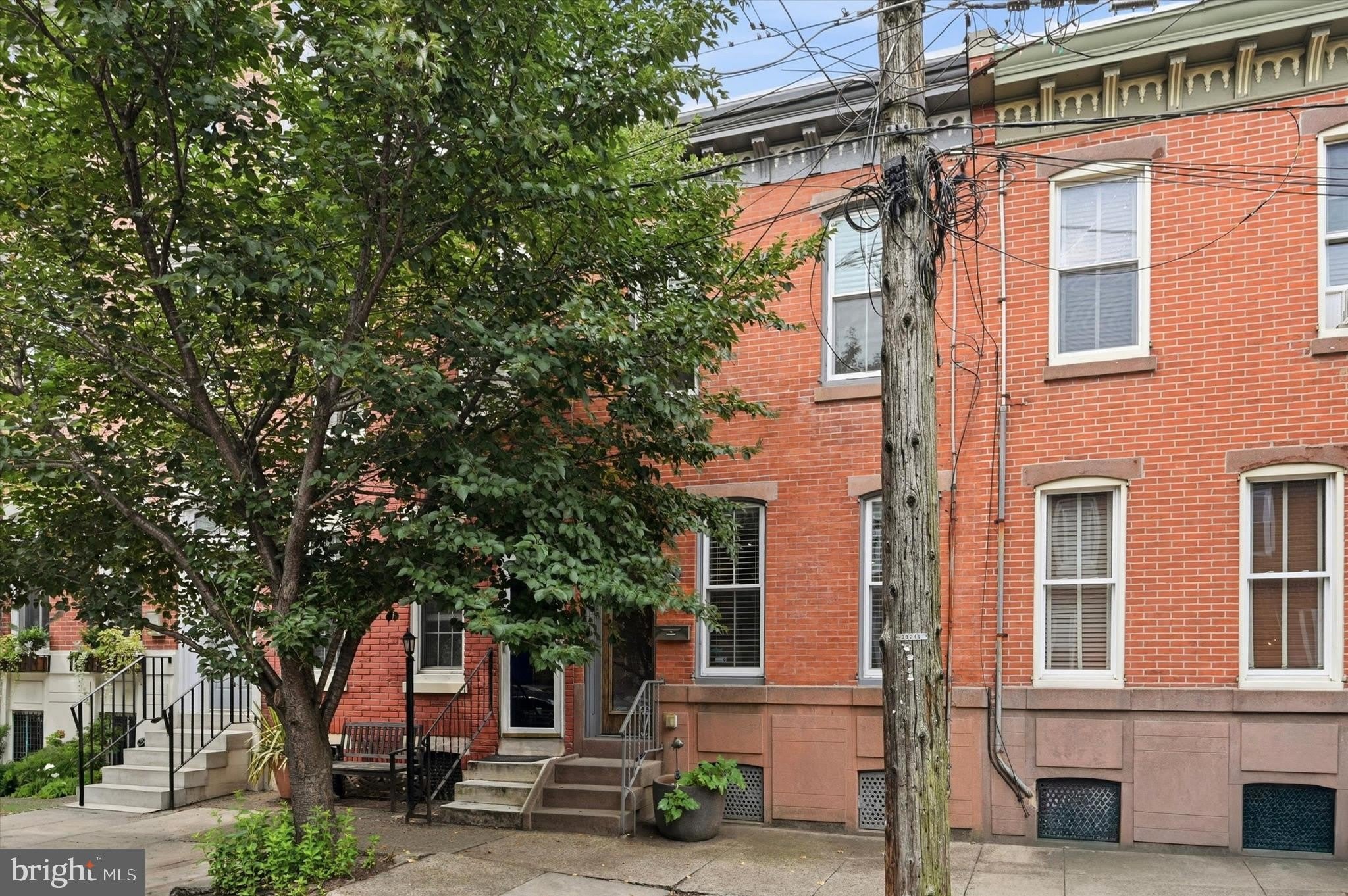 1532 E BERKS Street – photo 1
