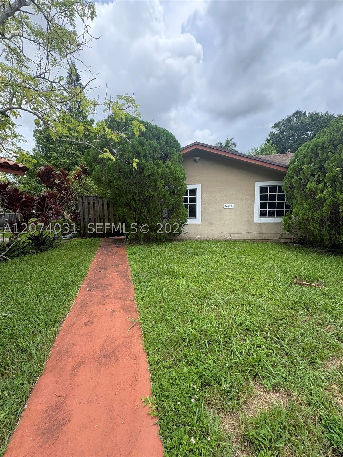 14803 NE 7th Ave – photo 1