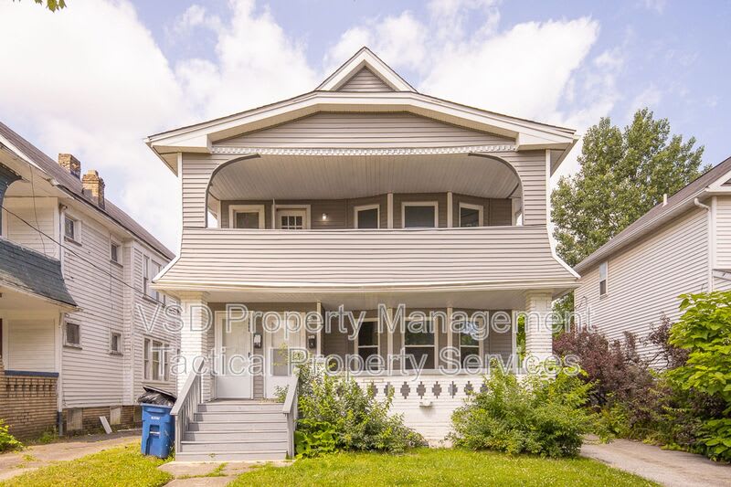 3694 E 147 St – photo 1