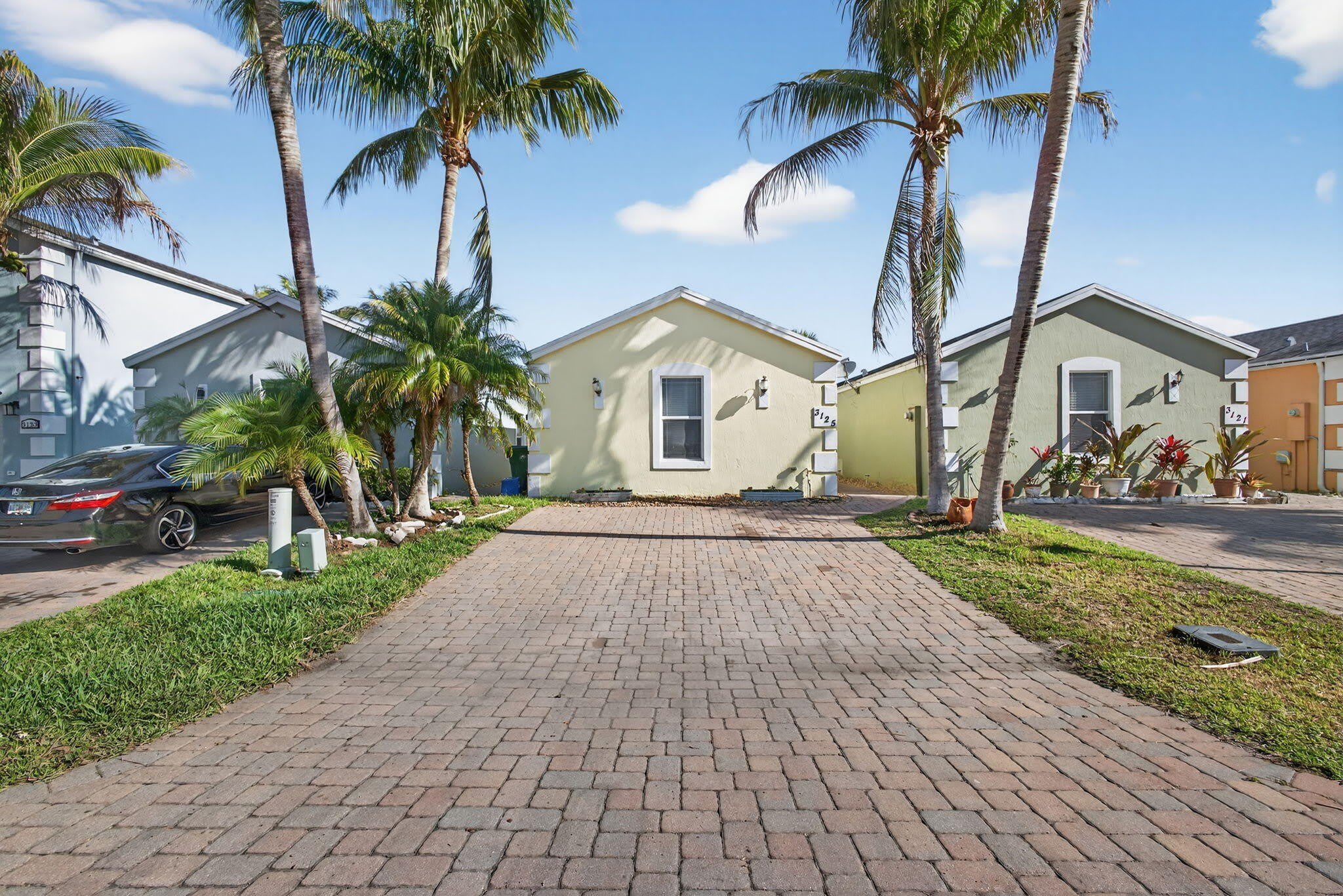 3125 Shelby Way – photo 1 of 26