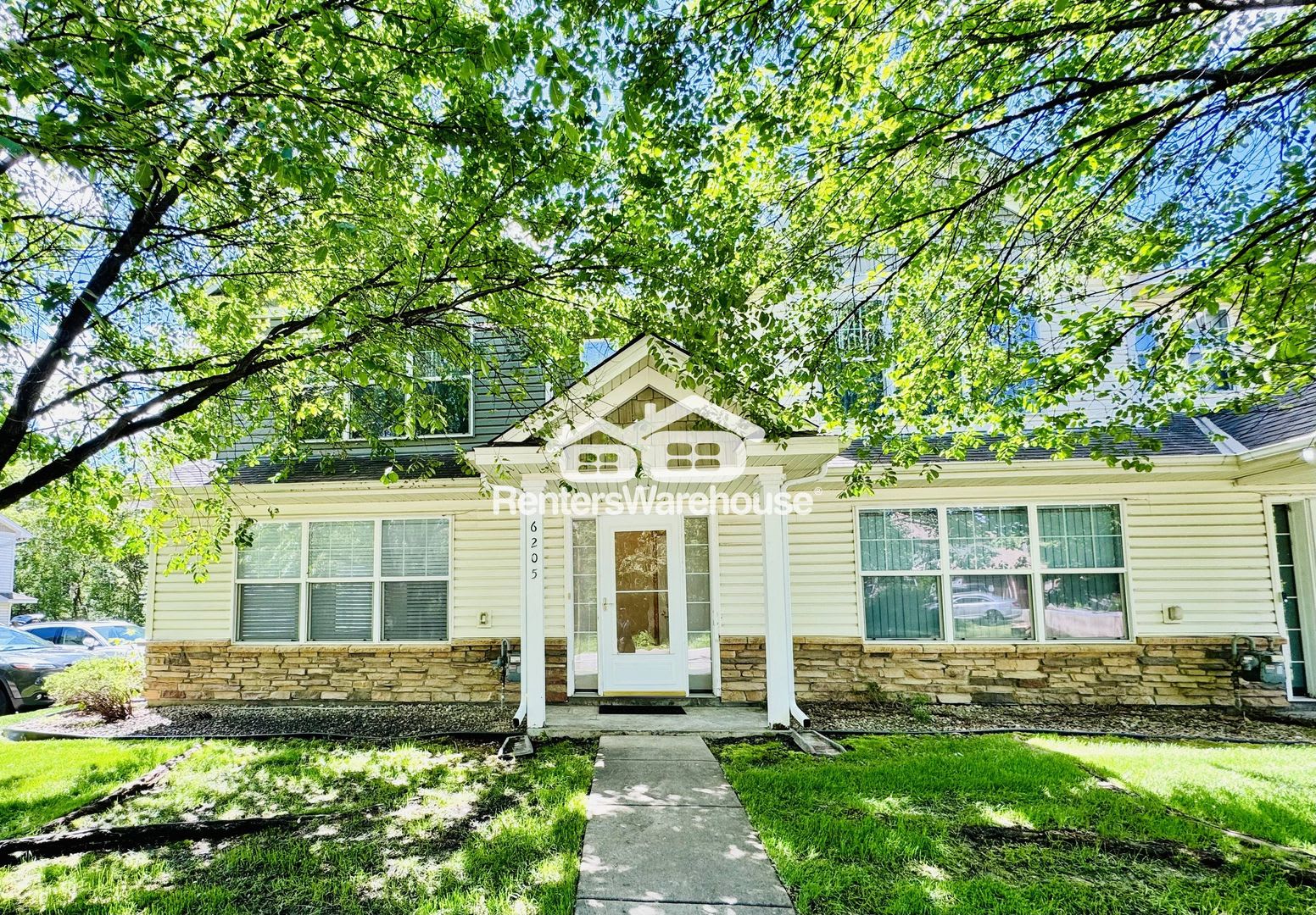 Available Now 3 Bedroom 1 5 Bath End Unit Townhome W Updates 2 495 – photo 1 of 107