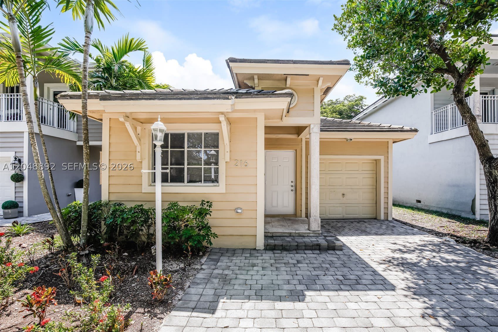 216 SE 32nd Ter – photo 1