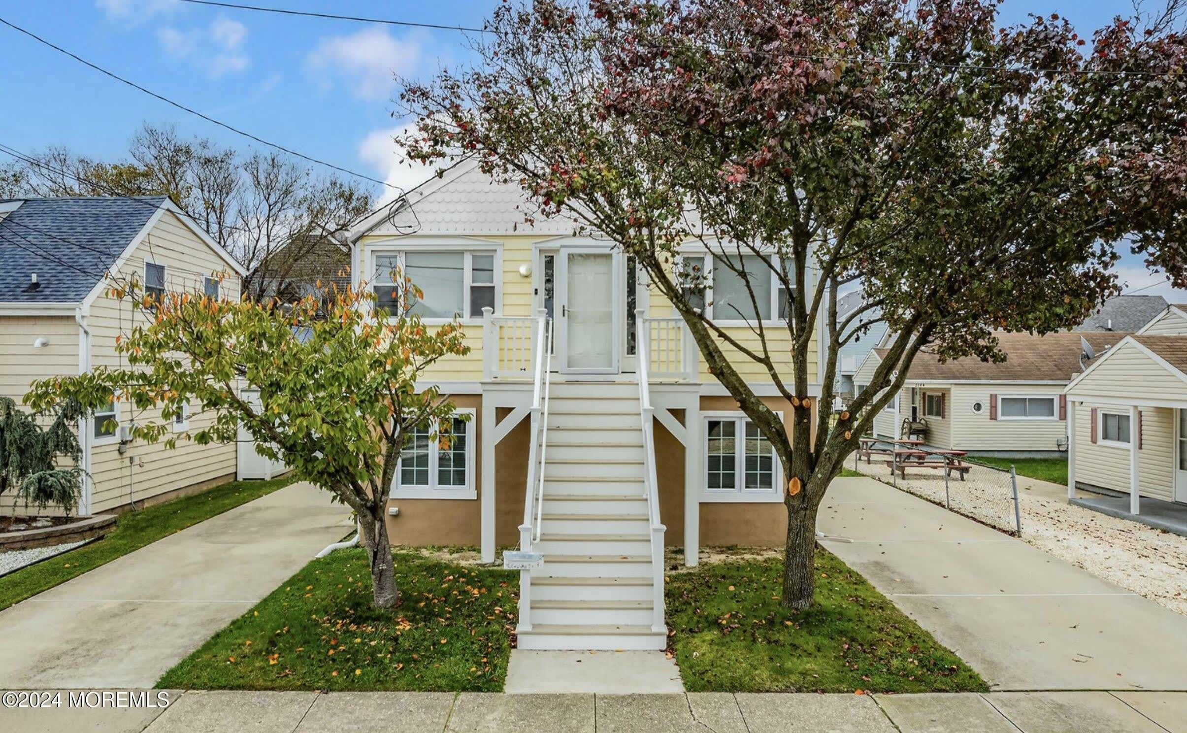 212 Randall Avenue – photo 1 of 18
