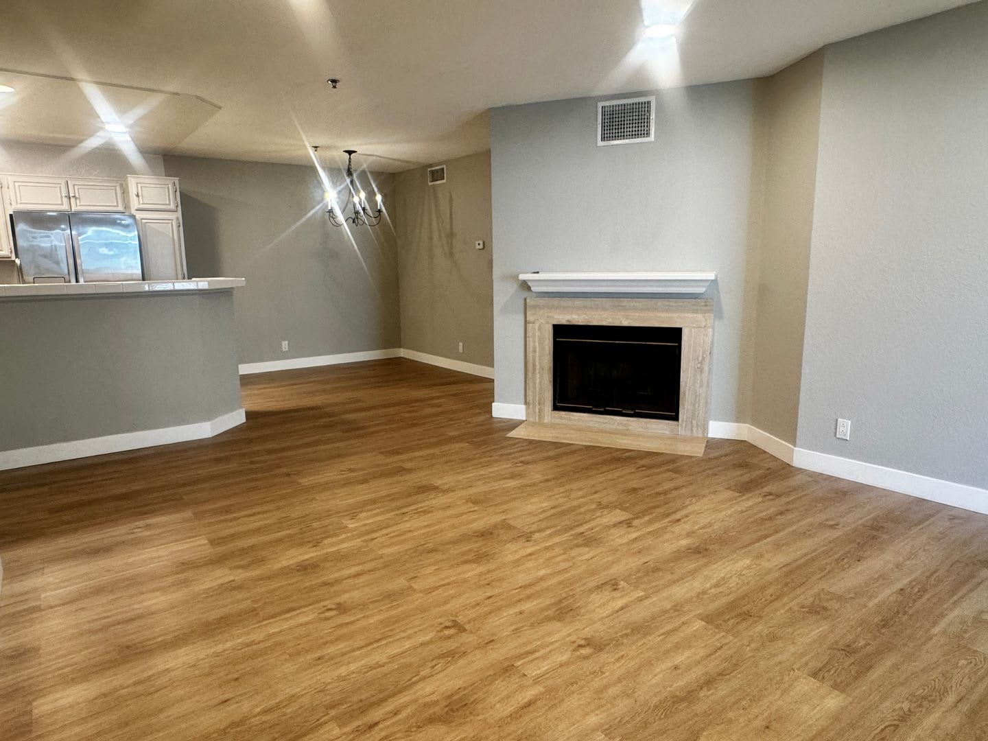 Oak Park updated 1 Bedroom with mountain views – photo 1 of 17