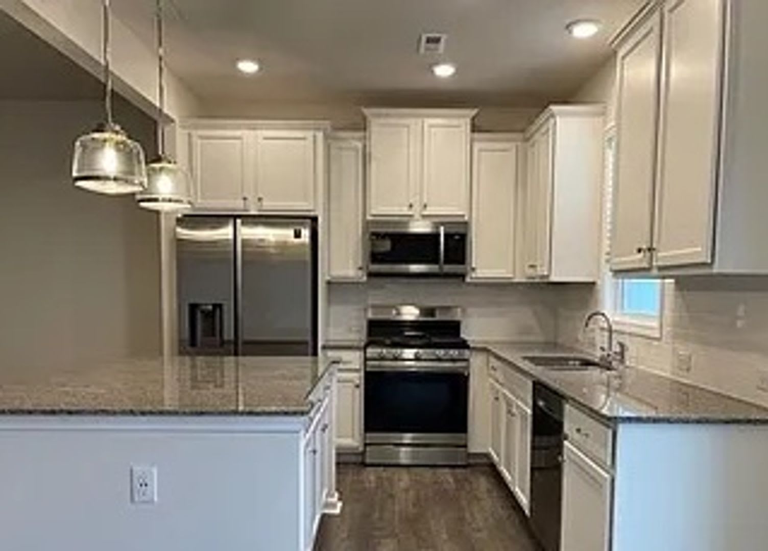 3 BR/2BA – photo 1 of 17