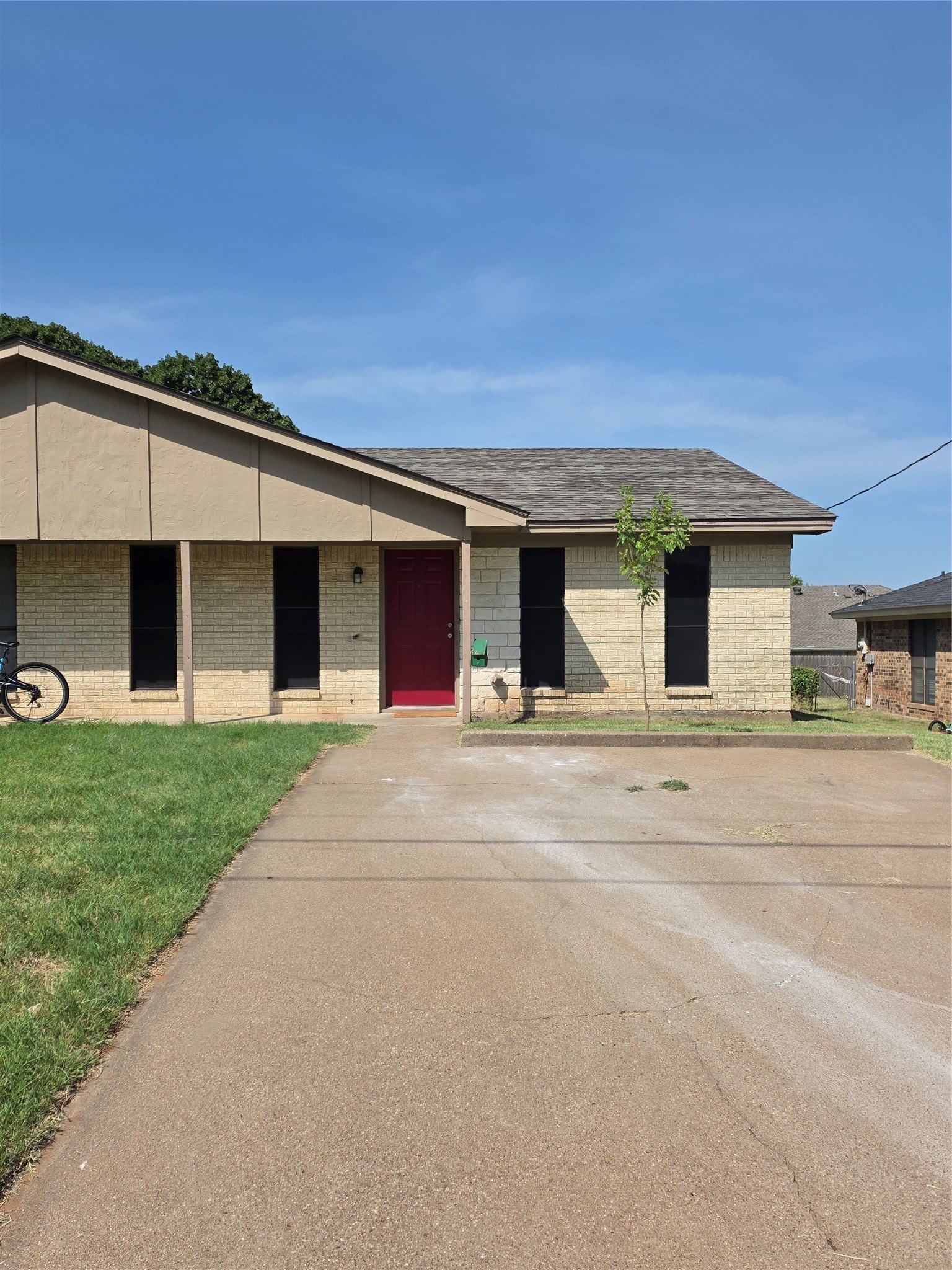 1014 Harbor Lakes Drive – photo 1 of 16