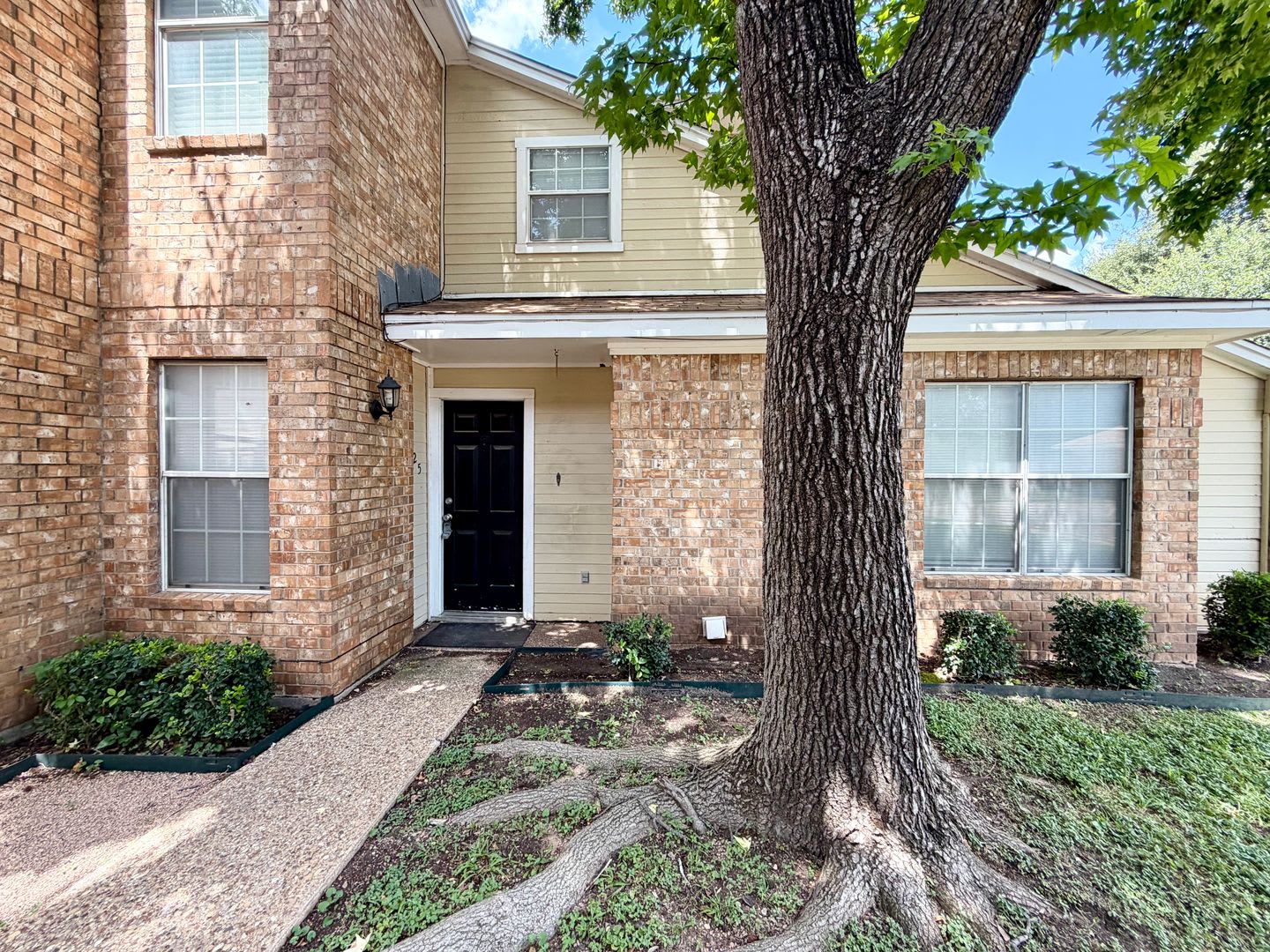Spacious 2 bed 2 bath Condo in the heart of Waco – photo 1