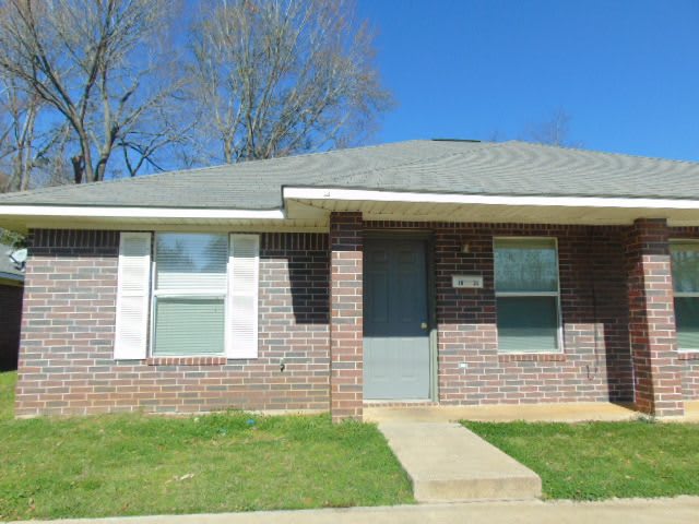 1036 San Saba St – photo 1 of 13