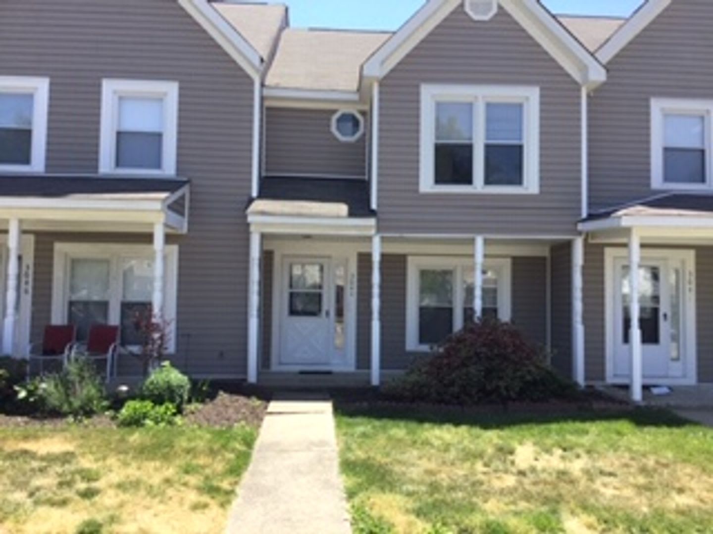 2 Bedroom Townhome/Chesterfield/Manchester High – photo 1