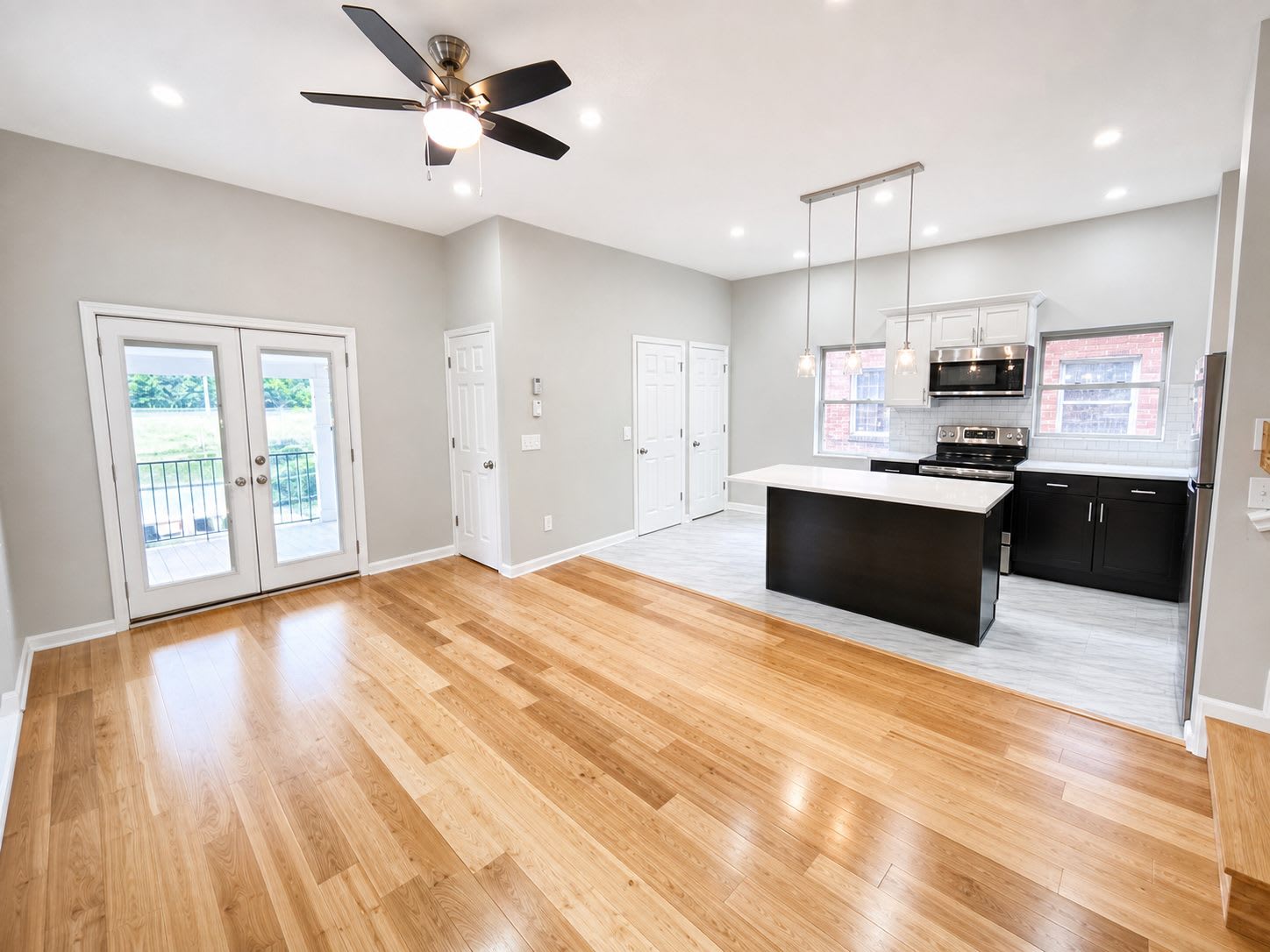 3839 BEECHWOOD BOULEVARD – photo 1