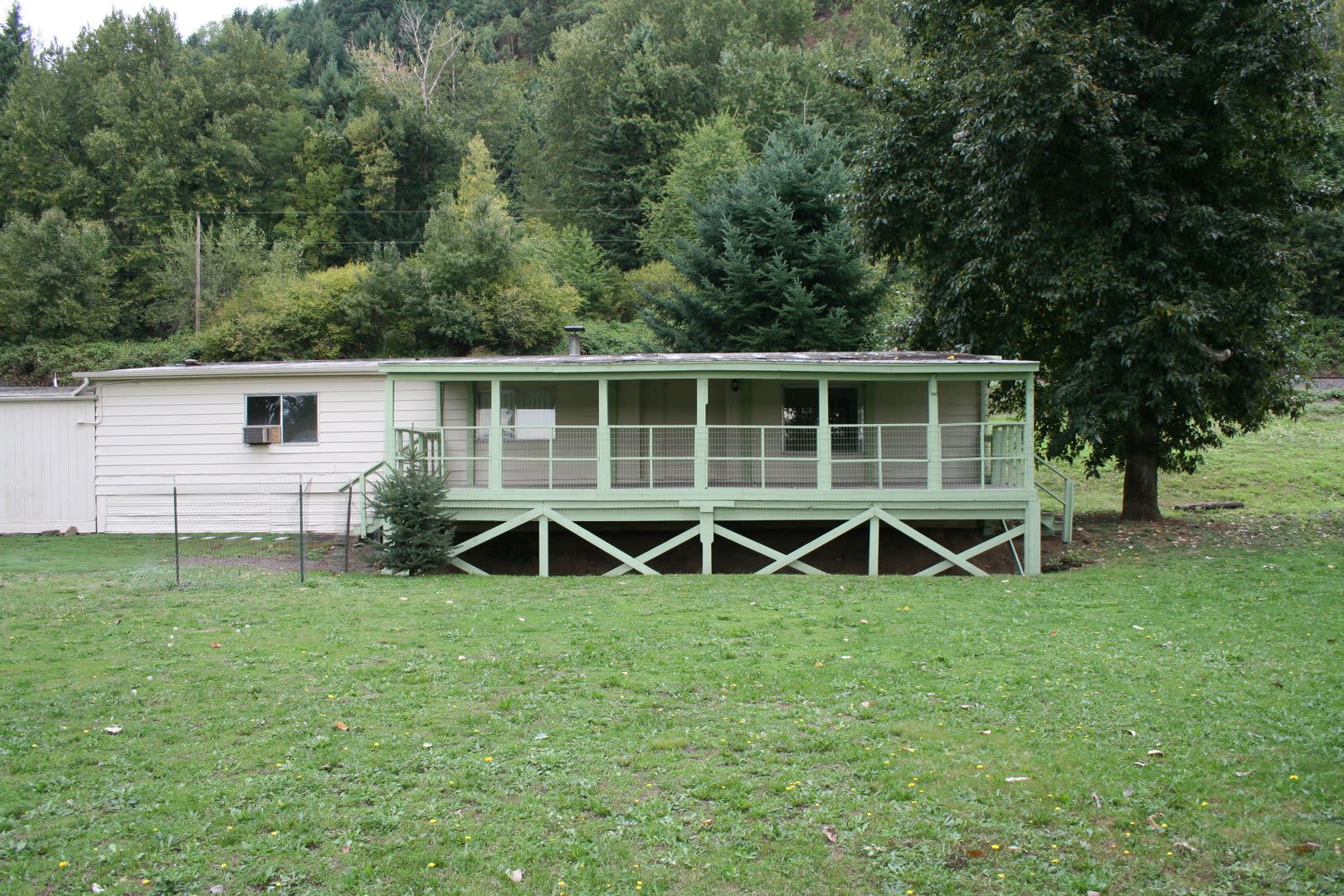 Columbia Riverfront Home With 1 Acre Of Landscaped Yard – photo 1 of 216
