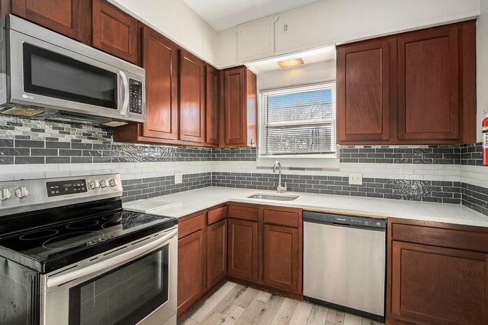 1703 South Park Street – photo 1 of 154