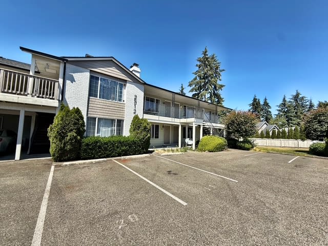 2512 Crystal Springs Rd W #2 – photo 1 of 20