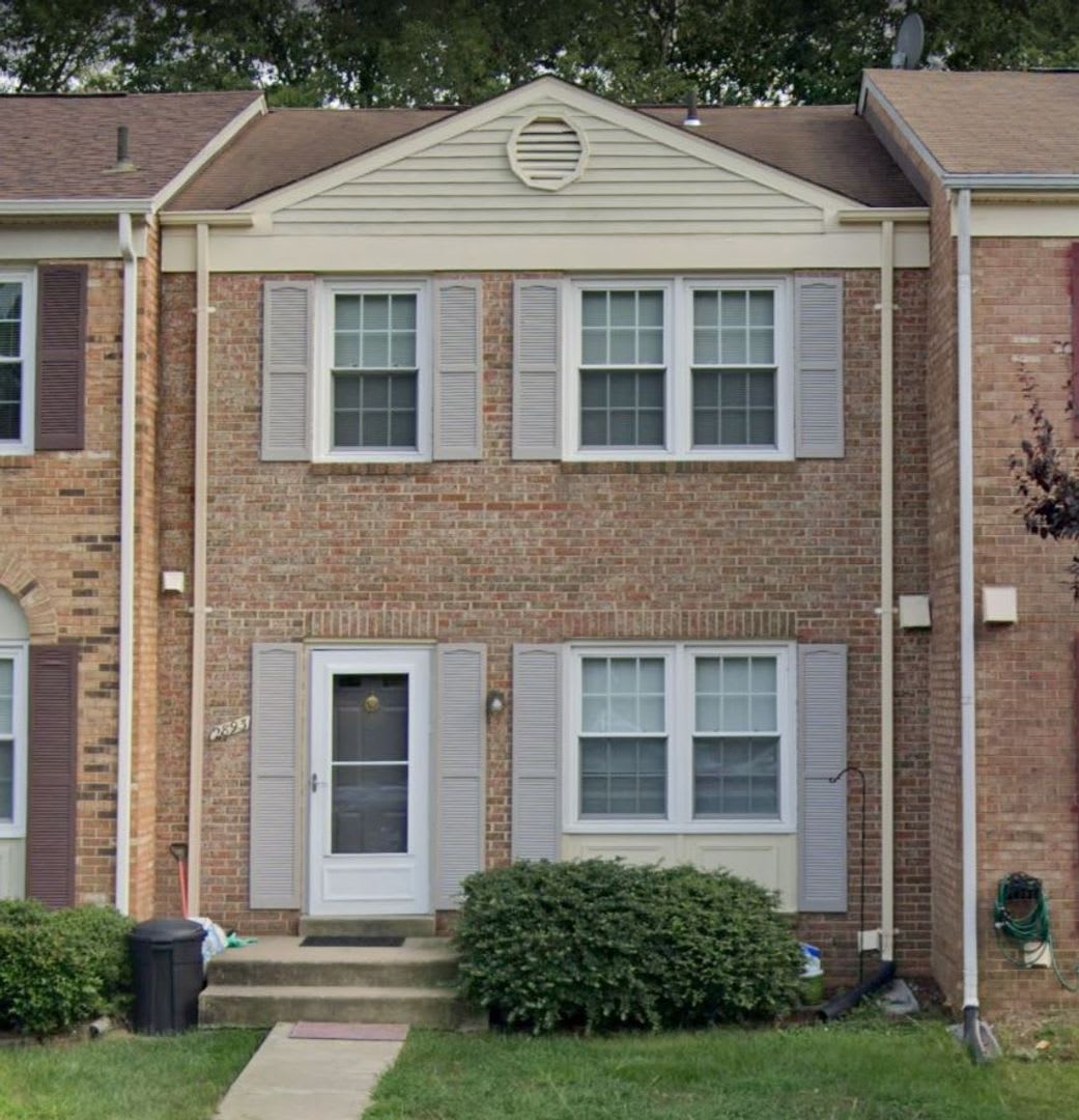 Lake Ridge 3 Bed Townhouse – photo 1