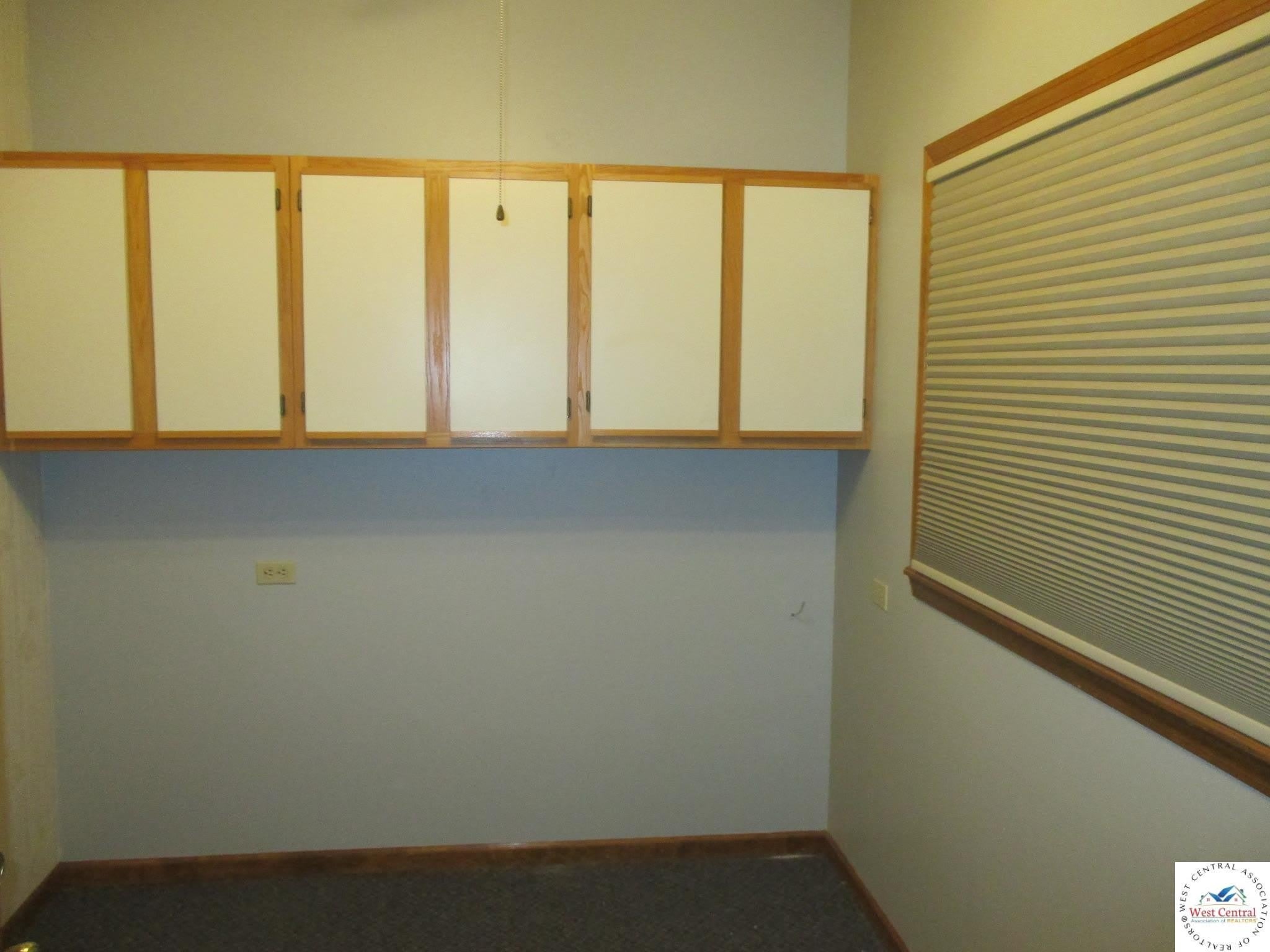 121 E Broadway Boulevard – photo 1 of 8
