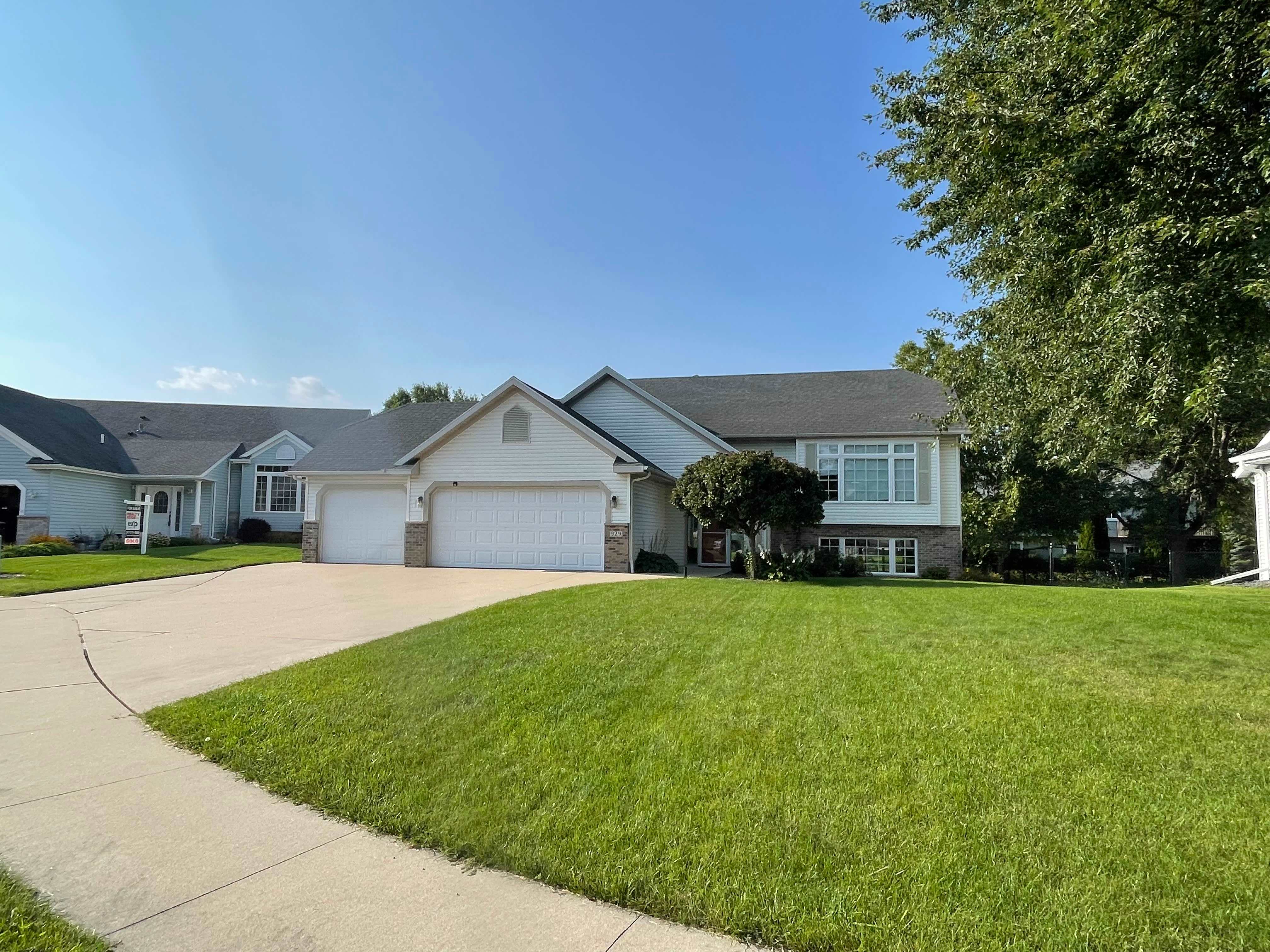929 Plymouth Ln Nw – photo 1