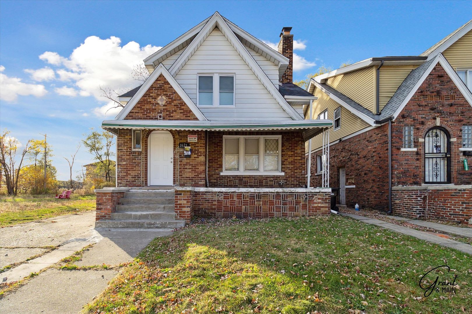 4 bedroom large home – photo 1