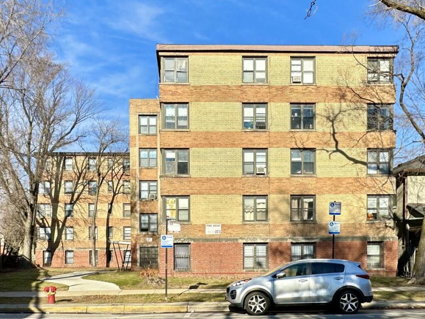1358 Touhy – photo 1