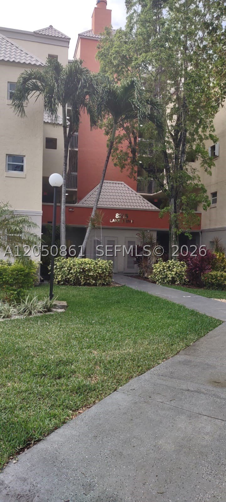 8215 Lake Dr – photo 1