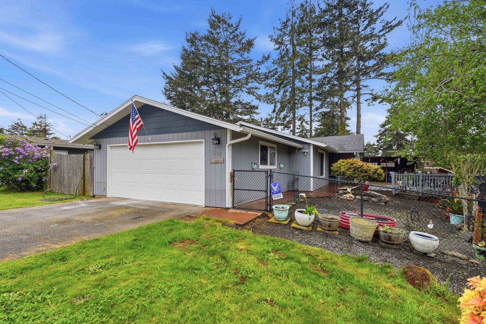 3 Bedroom, 2 Bathroom Home with Plenty of Space – photo 1 of 20