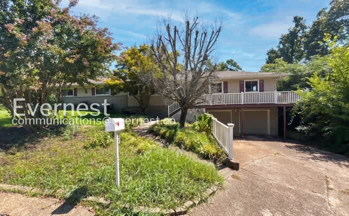 826 Claremont Court – photo 1 of 28
