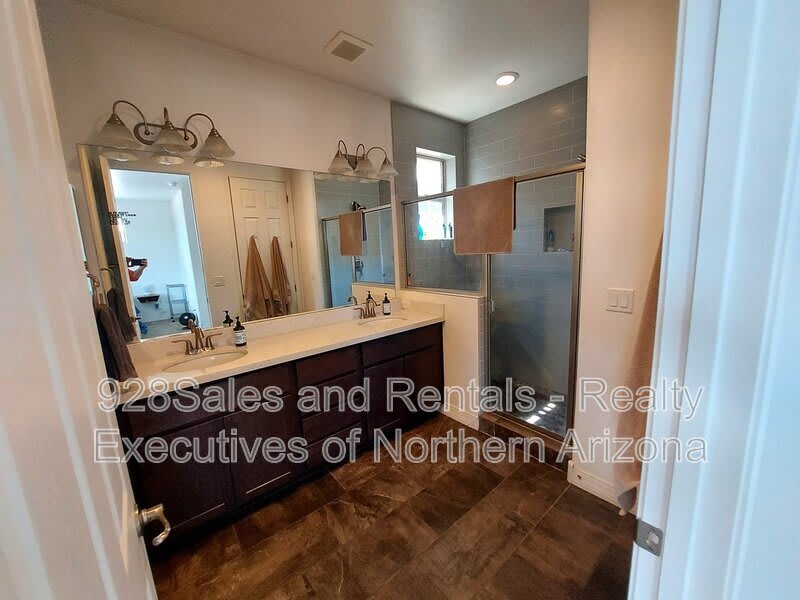2449 W Bruce Balle Dr – photo 1