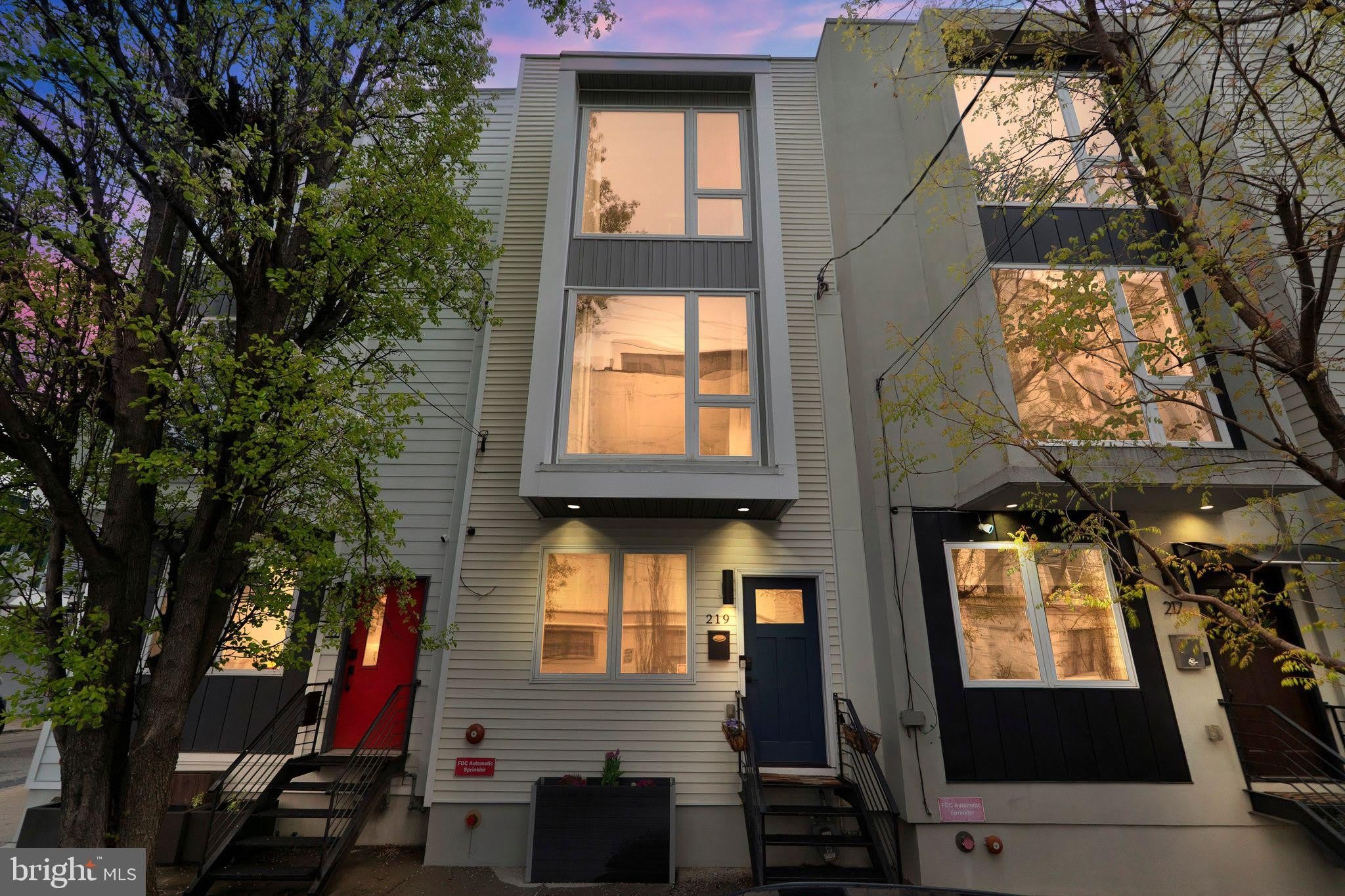 219 GREEN Street – photo 1