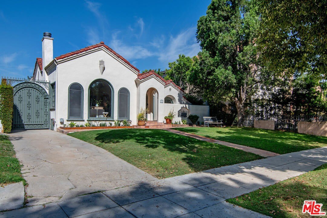 121 S Poinsettia Pl – photo 1