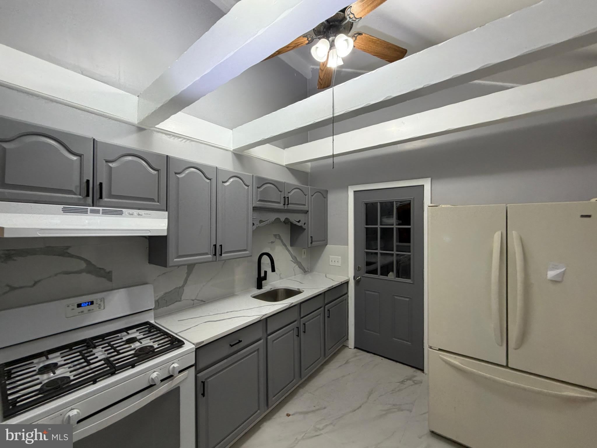 144 WASHINGTON Street – photo 1