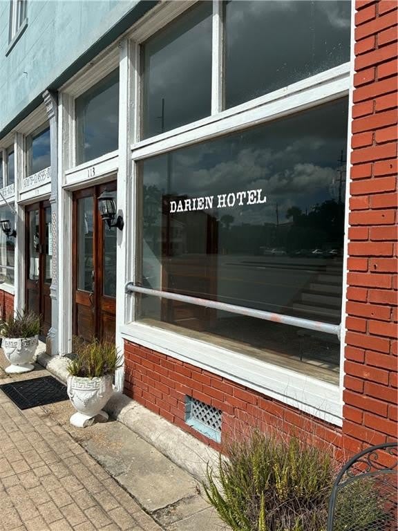 113 Walton Street – photo 1 of 11